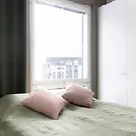 Family With Parking, Sauna Balcony For 6 شقة *