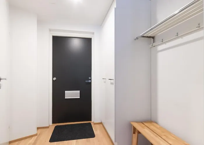 Family With Parking, Sauna Balcony For 6 דירה *